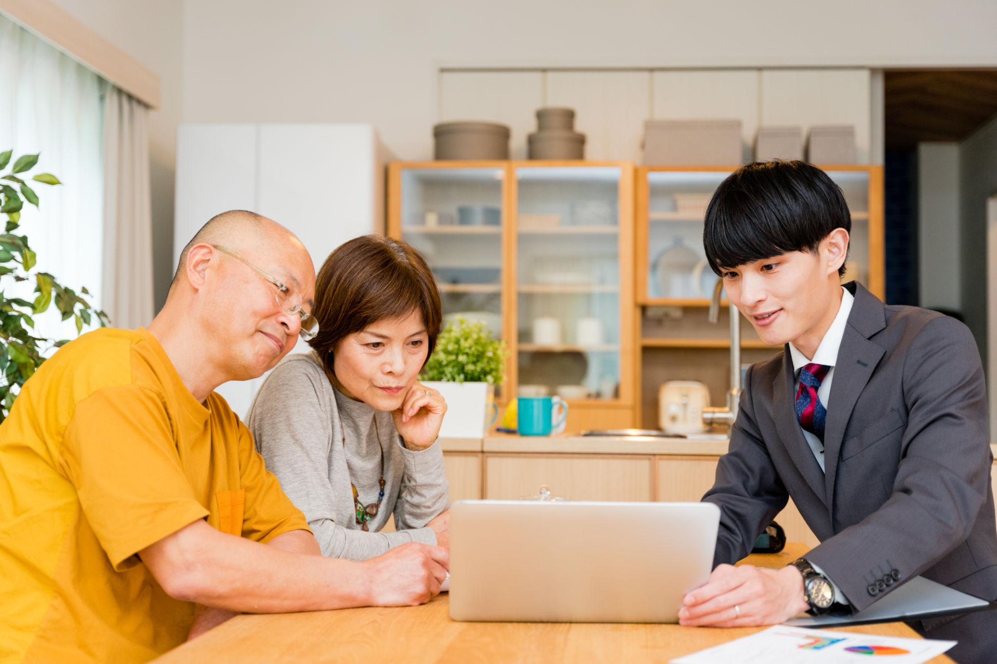 ご夫婦の相談を伺うイメージ